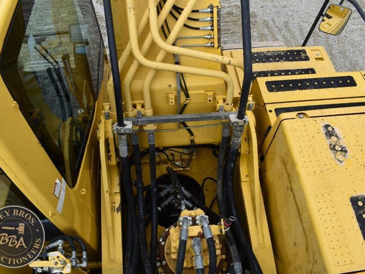2015-komatsu-pc360-lc-11-image-59
