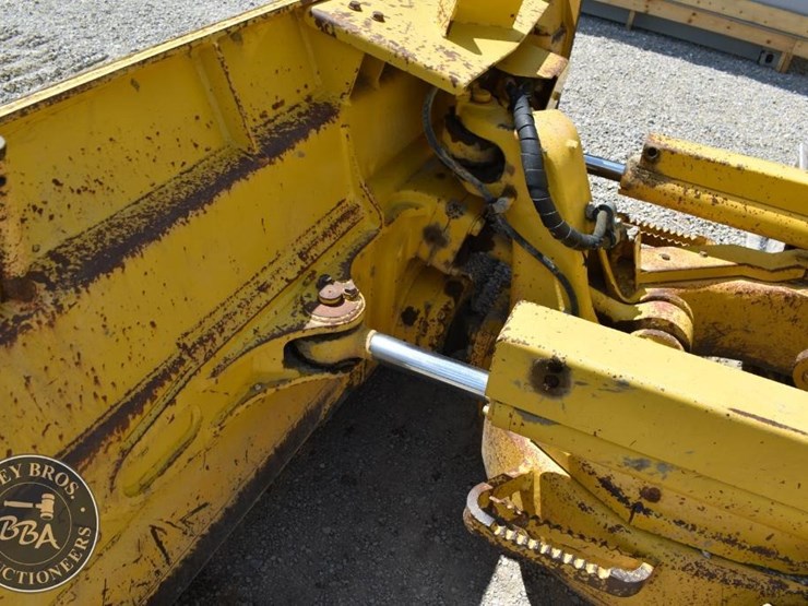 2014-komatsu-d51exi-22-image-34