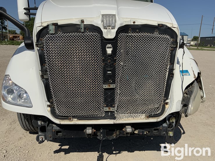 2017-kenworth-t680-image-10