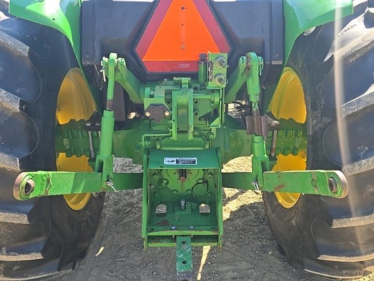 2015-john-deere-5065e-image-19
