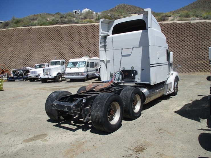 2016-peterbilt-579-image-3