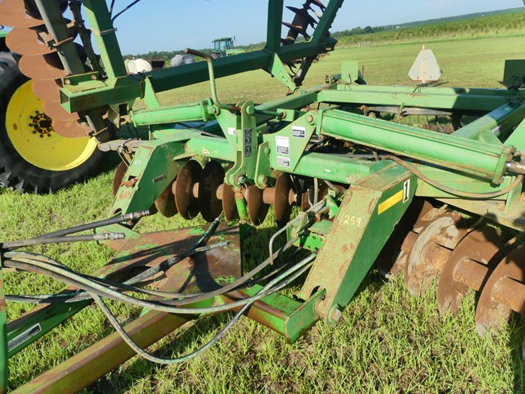 john-deere-637-image-11