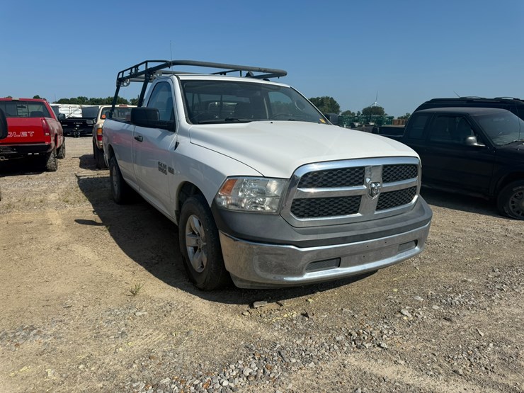 2015-dodge-ram-1500-image-2