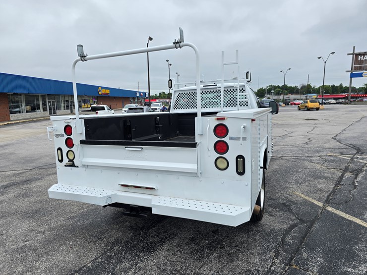 2007-ford-f550-image-24