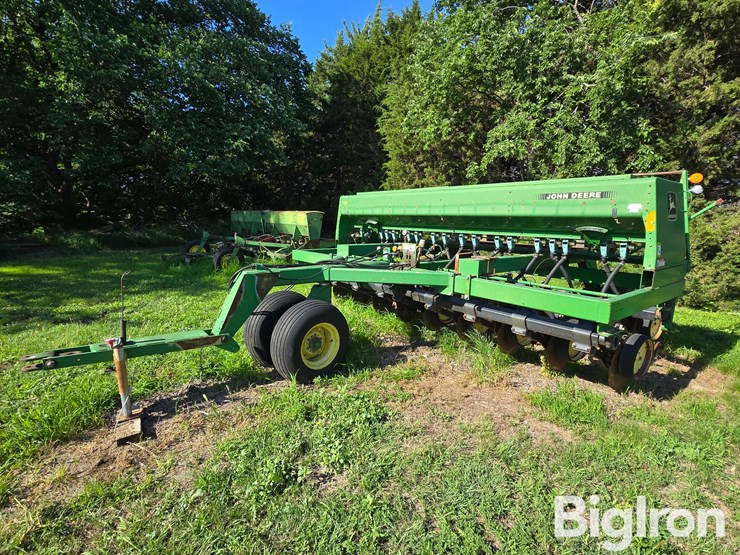 john-deere-750-image-1