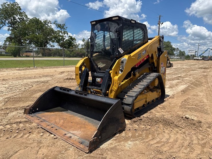 2024-caterpillar-255-skid-steer-image-2