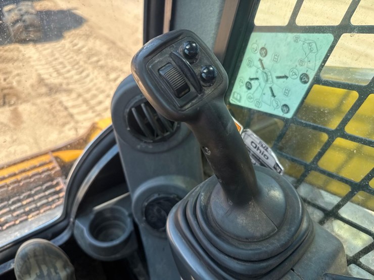 2019-caterpillar-272d2-image-29