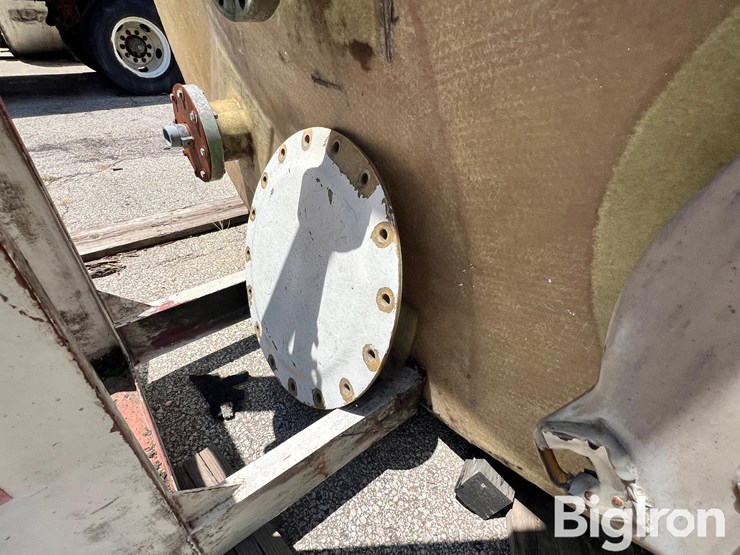 8,000-gallon-(approx.)-fiberglass-liquid-feed-storage-tank-image-14