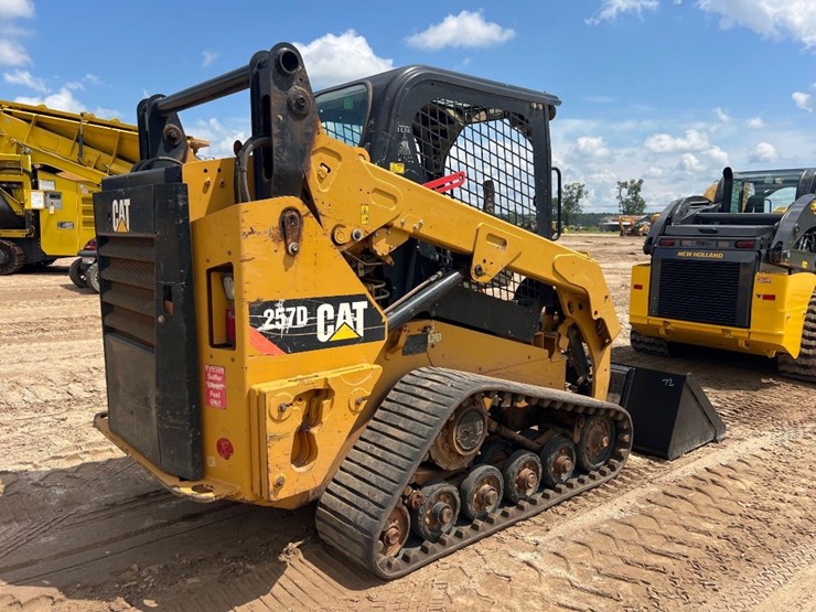 2016-caterpillar-257d-image-4