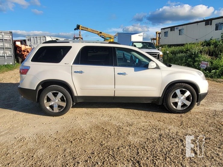 2011-gmc-acadia-image-6