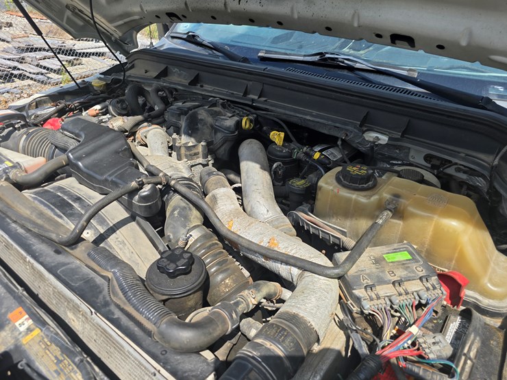 2011-ford-f550-image-61