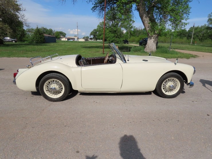 1959-mg-mga-roadster-image-4