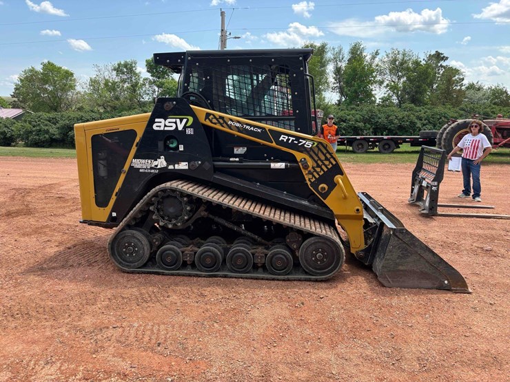 2018-asv-rt75-skidsteer-image-5