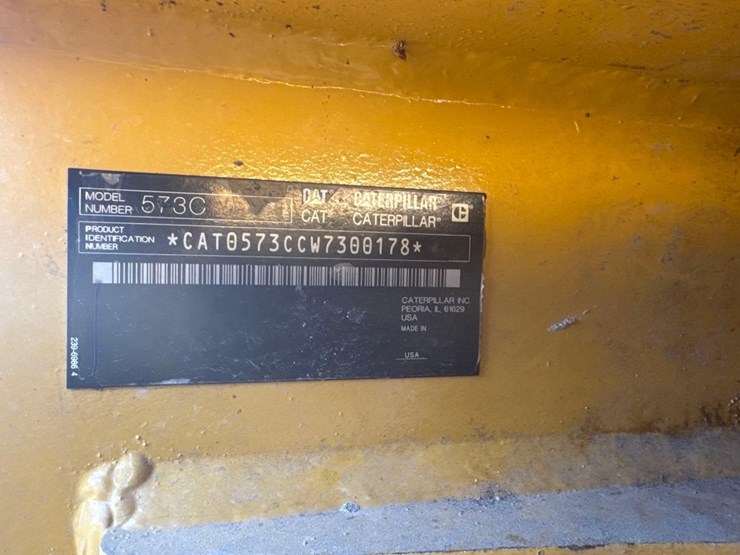 2015-caterpillar-573c-image-13