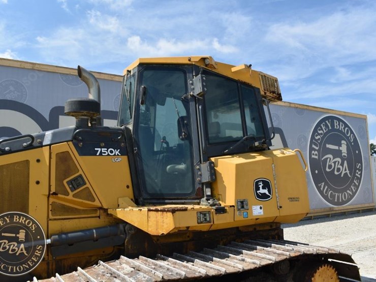 2019-deere-750k-lgp-image-10