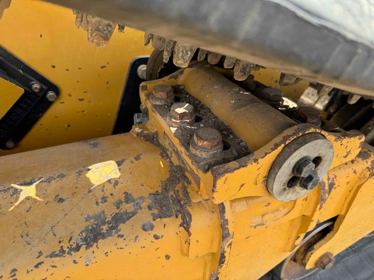 2022-caterpillar-299d3-image-27