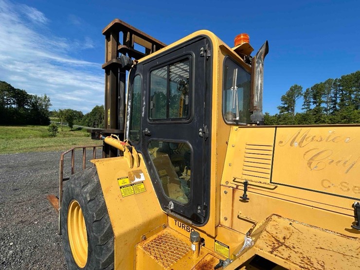 2010-caterpillar-cm1210106-rought-terrain-forklift-image-28