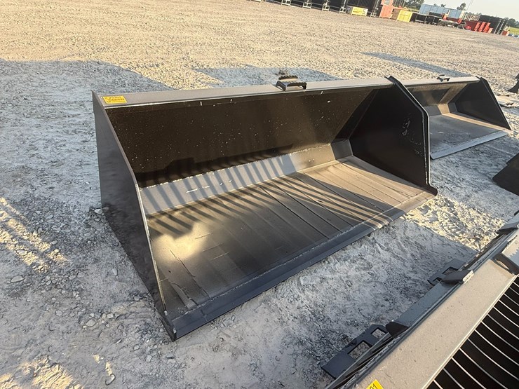 #2084-•-kc-84"-skid-steer-snow/litter-bucket-inv#:-25307-image-1