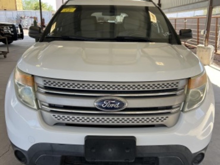 2013-ford-explorer-image-3