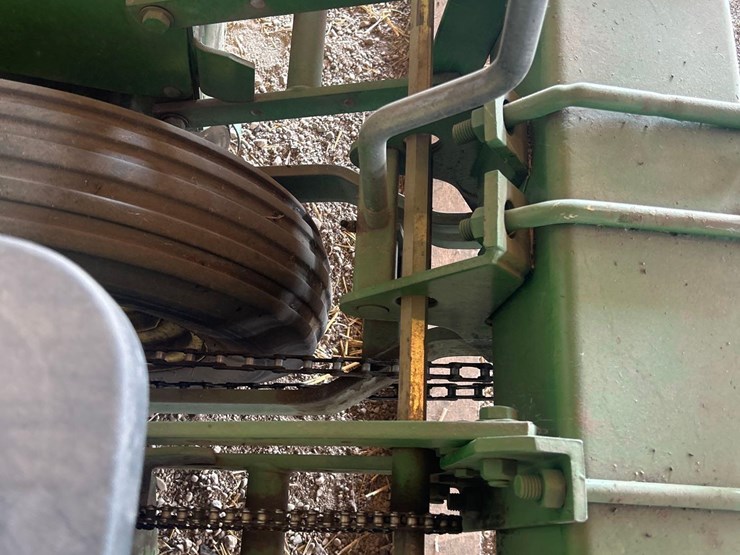 john-deere-7000-image-6