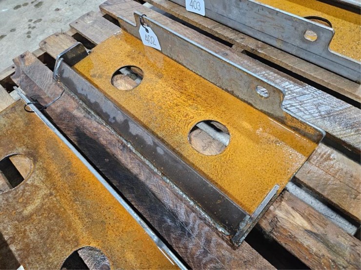 #402-•-new-kit-mini-skid-steer-face-plate-image-2