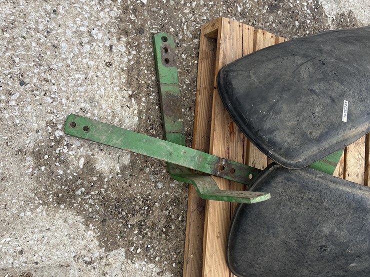 john-deere-mfwd-fenders-image-9
