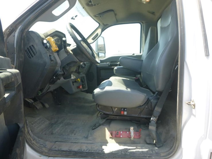 2019-ford-f650-image-16