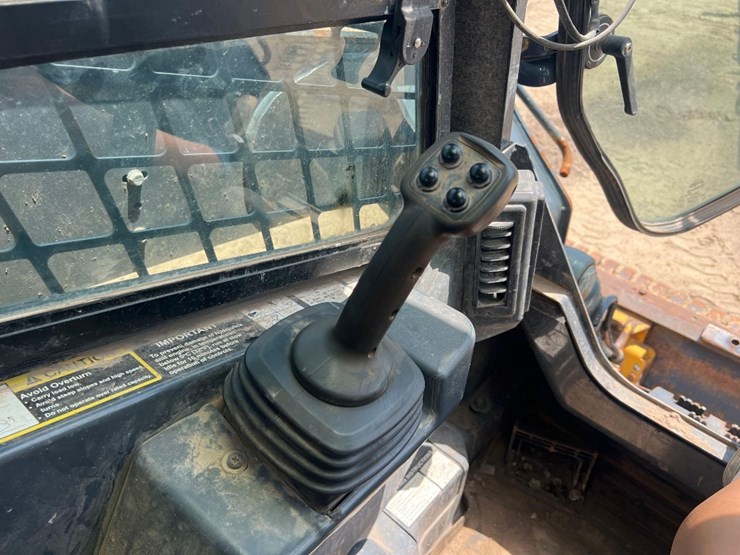 2018-deere-333g-image-28