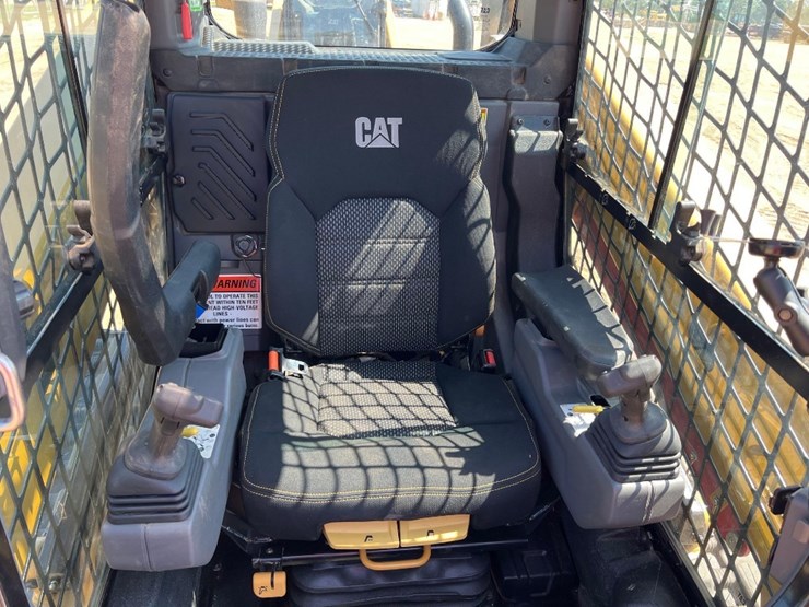 2025-caterpillar-265-skid-steer-image-28