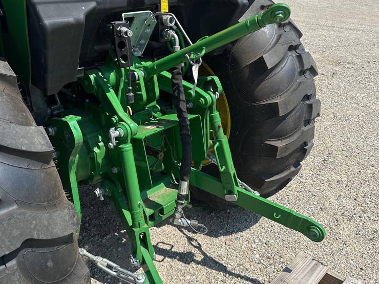 john-deere-4052m-image-20