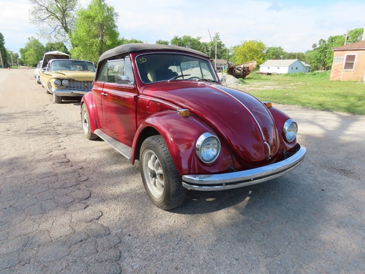 1968-volkswagen-beetle-convertible-image-1