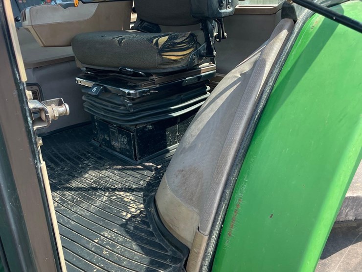 john-deere-8400-image-35