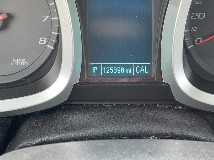 2015-chevrolet-equinox-lt-image-22