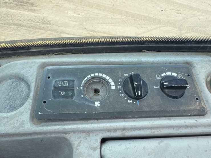 volvo-l45g-image-26