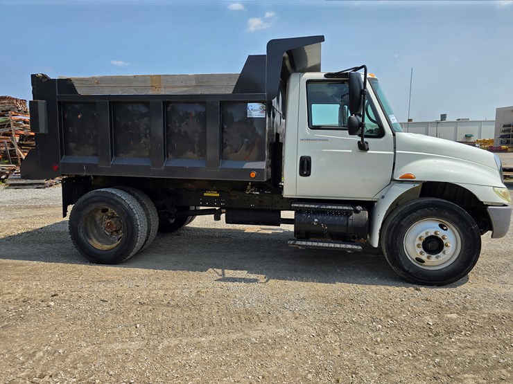 2007-international-durastar-4300-image-38