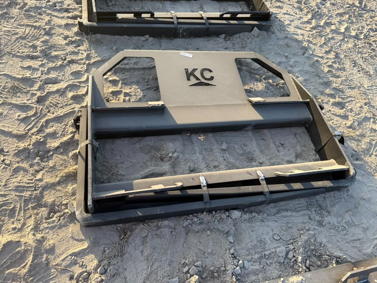 #2098-•-kc-45"-skid-steer-fork-frame-w/-42"-forks-inv#:-25265-image-6