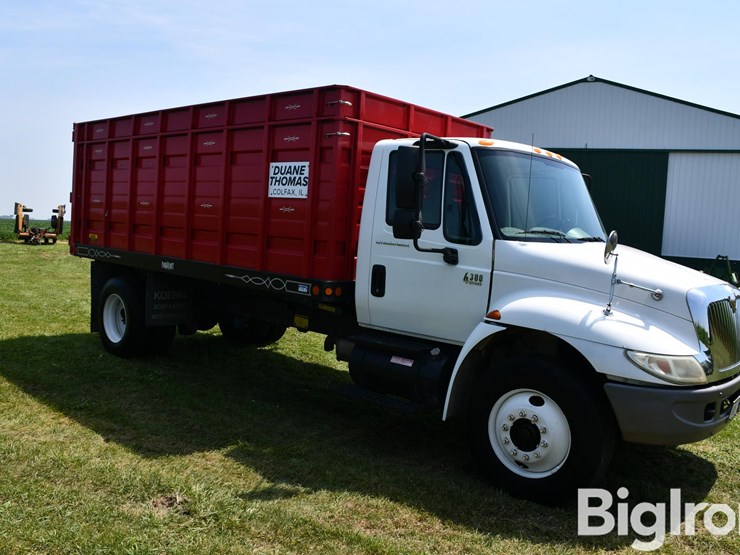 2004-international-durastar-4300-image-3