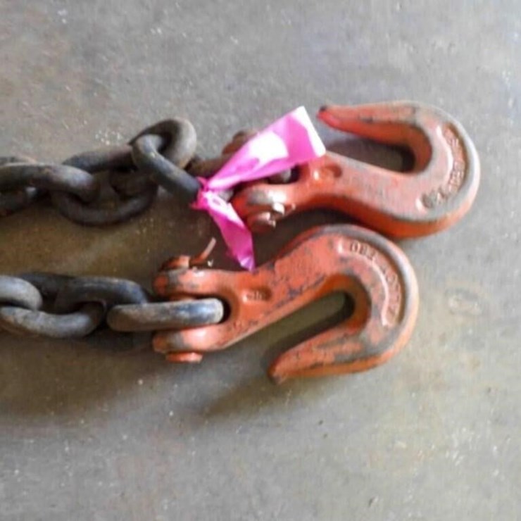 18' Chain w/ 2 Hooks