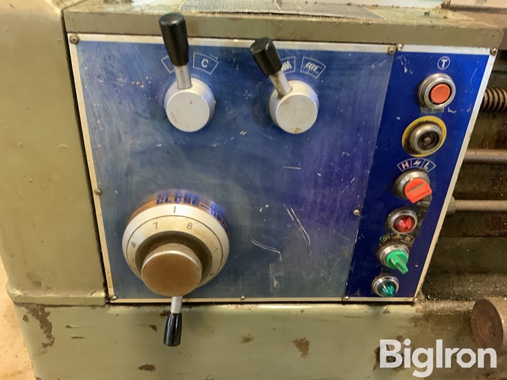 goodway-gw-1640-metal-lathe-image-11