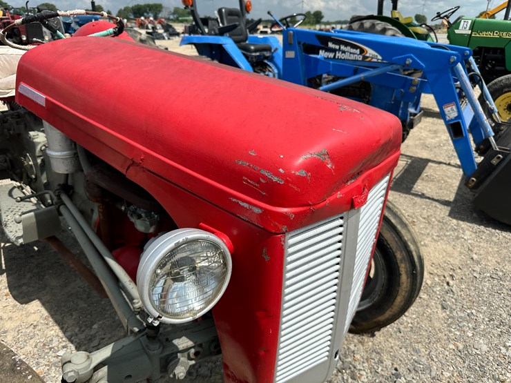 massey-ferguson-30-image-23