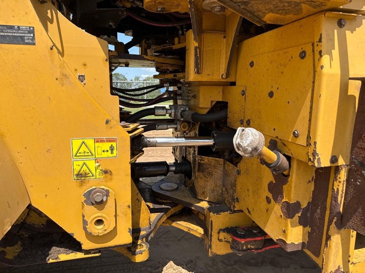 caterpillar-962m-image-15