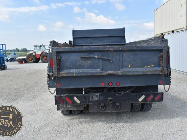 1999-freightliner-fl60-image-8