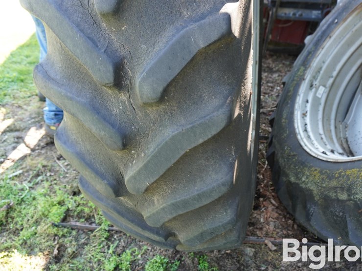 case-ih-7120-18.4r42-tires,-rims-&-10-bolt-dual-hubs-image-15