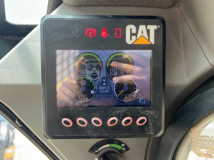 2015-caterpillar-259d-image-35