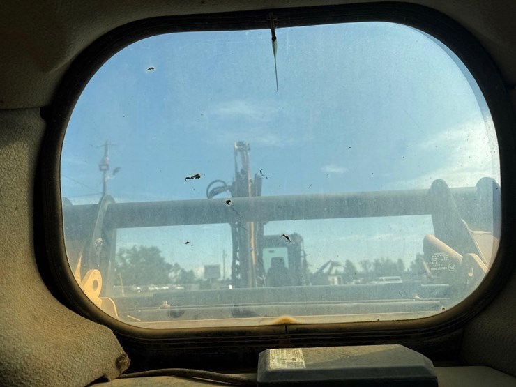 2020-caterpillar-259d3-image-34