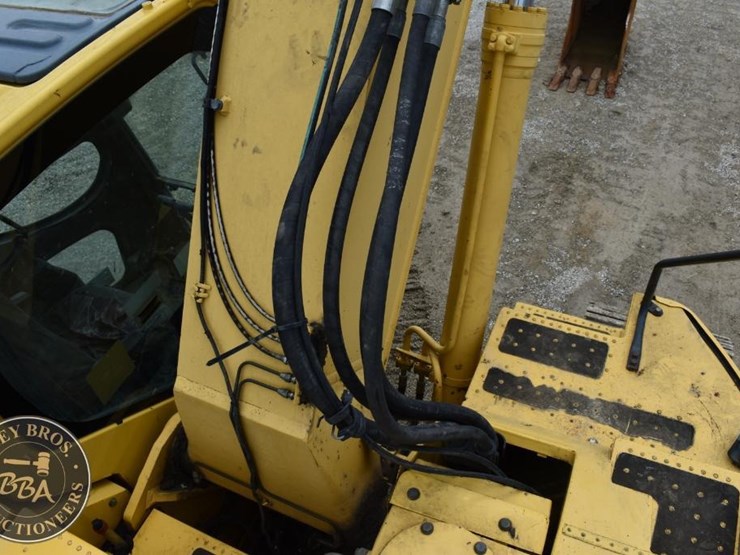2012-komatsu-pc228us-lc-8-image-60