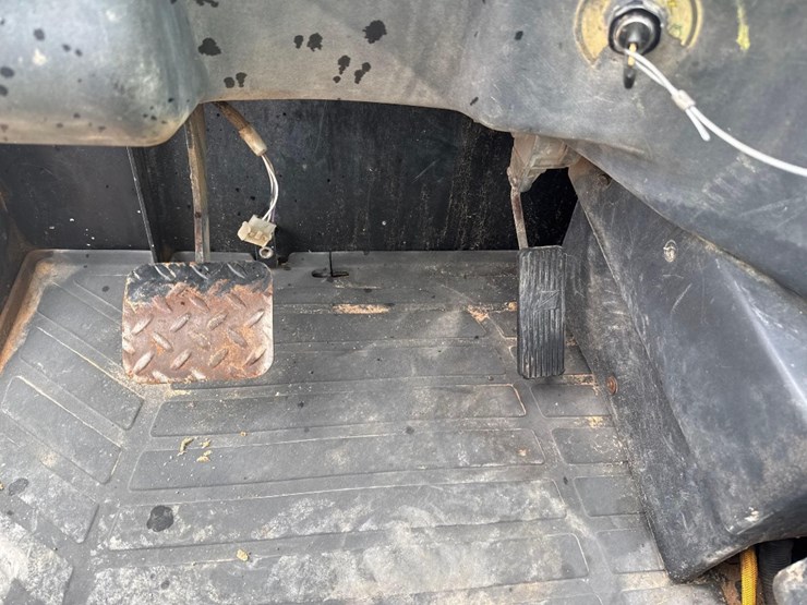 2014-caterpillar-tl943c-image-25