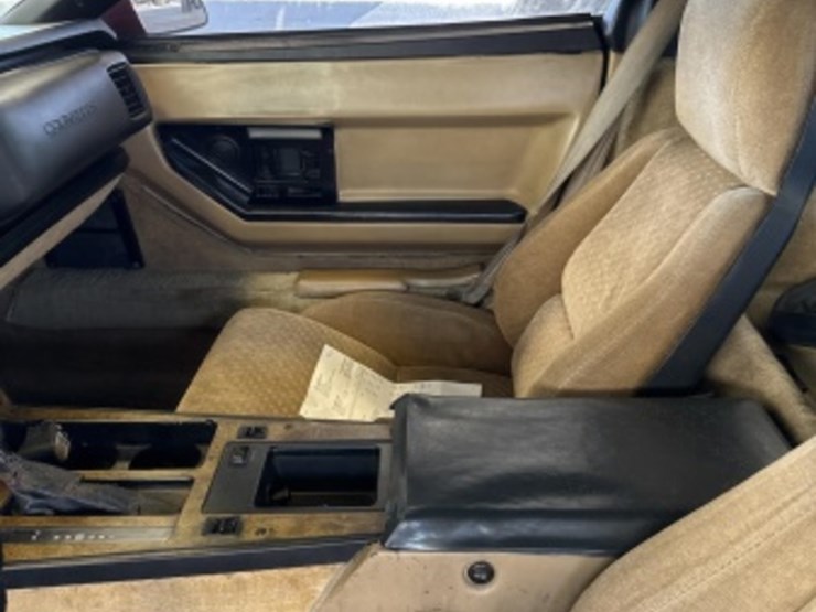 1985-chevrolet-corvette-coupe-image-21