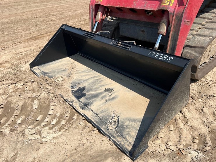 2019-takeuchi-tl8-image-18