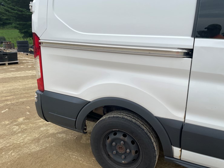 2015-ford-transit-image-26